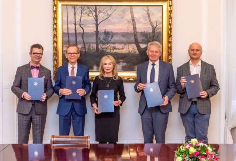 Podpisanie umowy o międzyuczelnianych grantach badawczych